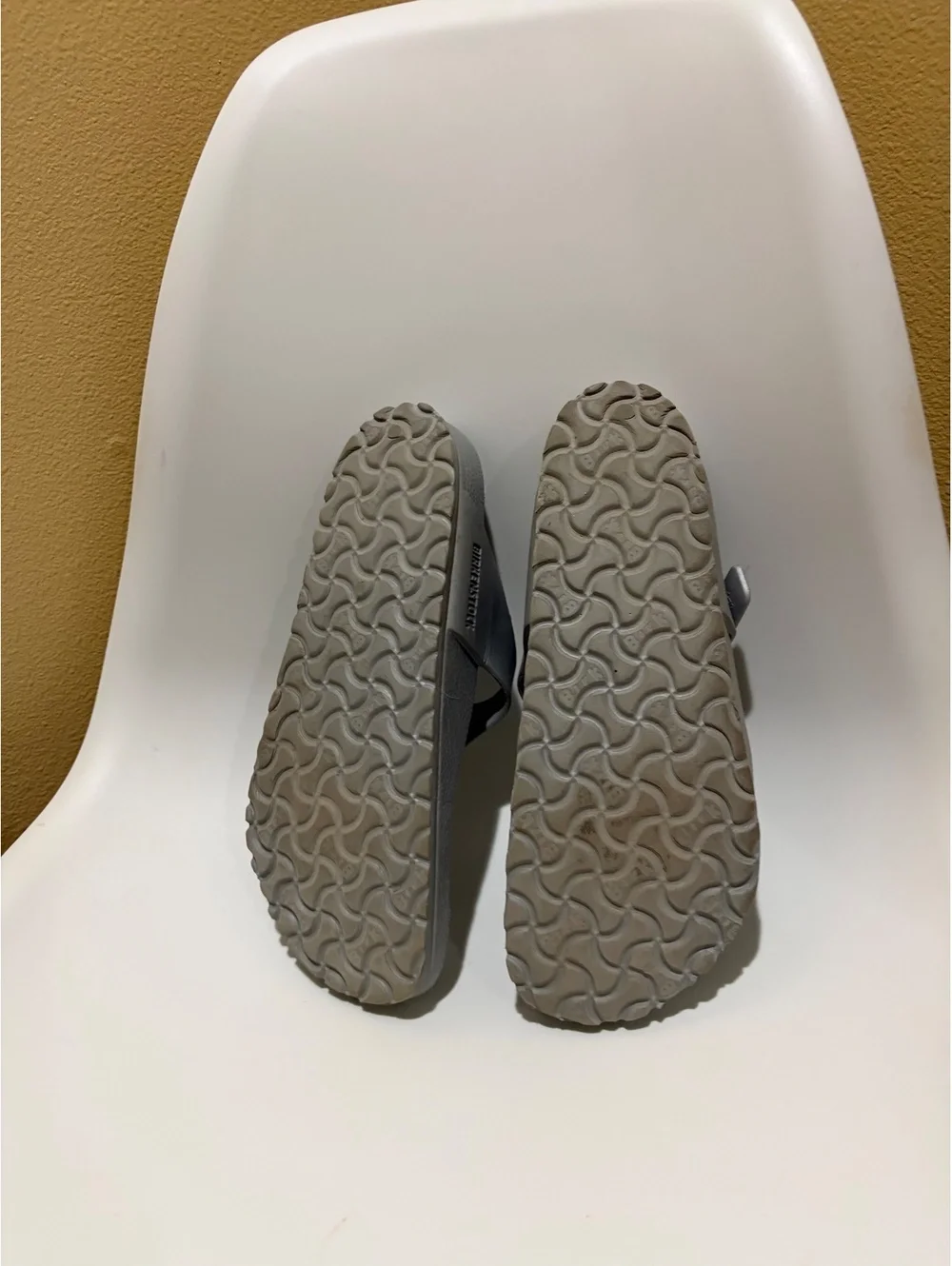 Women's gray Birkenstock Gizeh EVA sandals size 41 US size 10 shoes - Picture 10 of 10